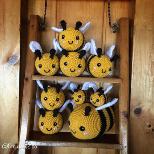 drewbieszoo: My own personal beehive!