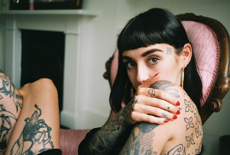 stigmatophiliak:  Hannah Pixie Snowdon