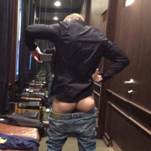 traveladdict227:  George Stults; furry friend, nice ass, rockin’ body