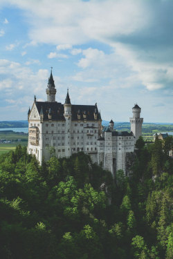 thelavishsociety:  Neuschwanstein Castle by Rachel Davis | LVSH