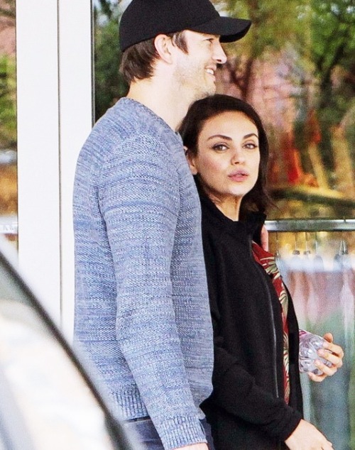 mkunisdaily: MILA KUNIS and Ashton Kutcher our for groceries shopping in Budapest, Hungary on july 1