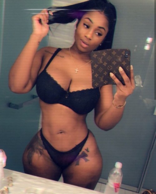 jazziedadd: DeliciouslySexy. Curvy. BootiDelicious Mami Ms MaddyMoreBucks .. ..