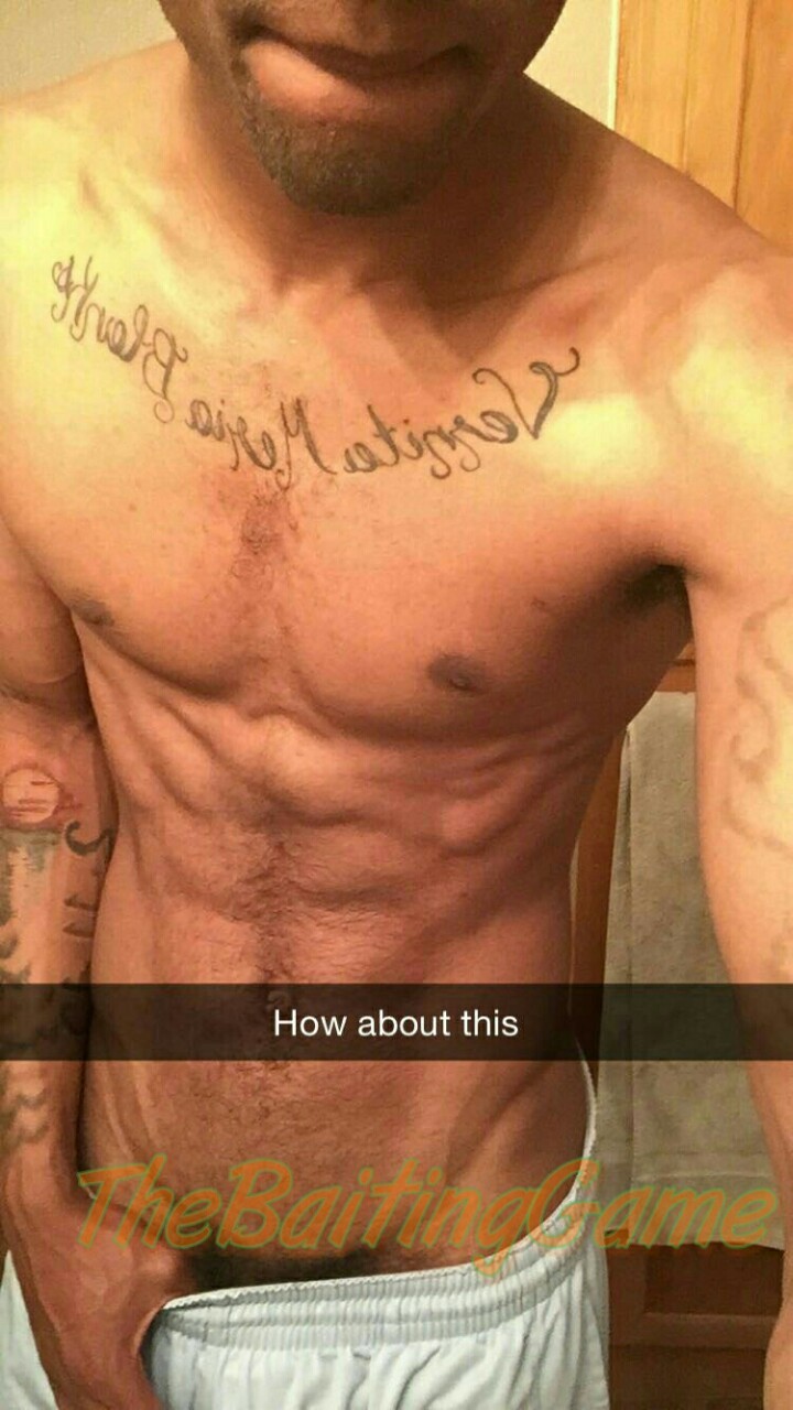 thebaitinggame:  Army boy 💪👅  Reblog