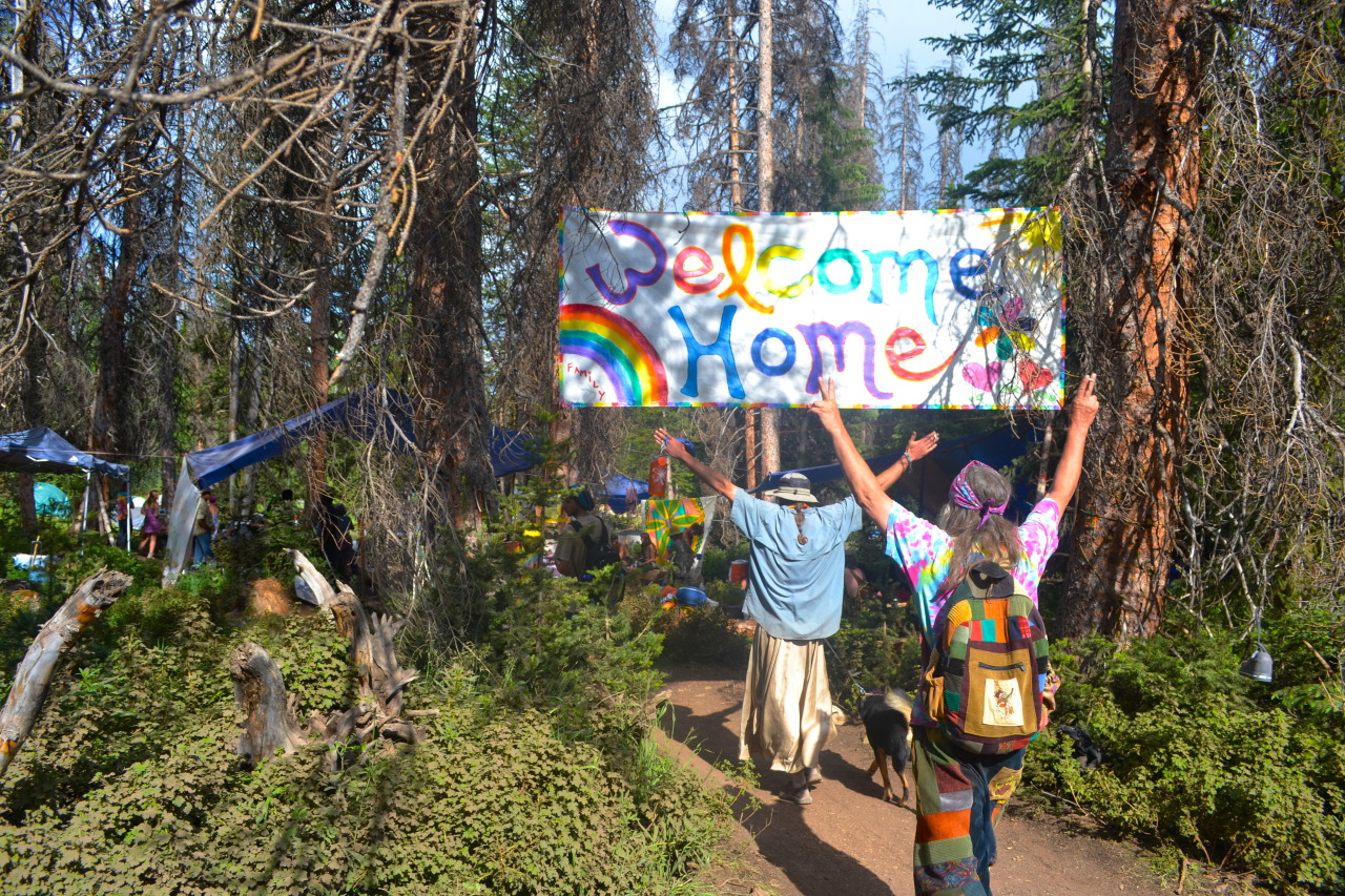 lovingartistically:  dirtyflowerchild:  Rainbow Gathering 2014, Utah  was wonder-full