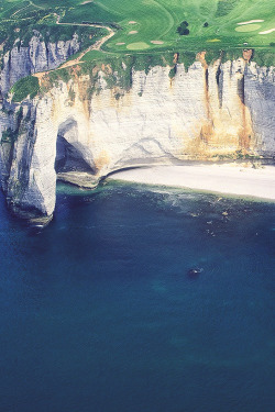 alecsgrg:  Étretat | ( by Marcus Zymmer ) 