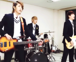 speshurgul:   band practices with infinite…