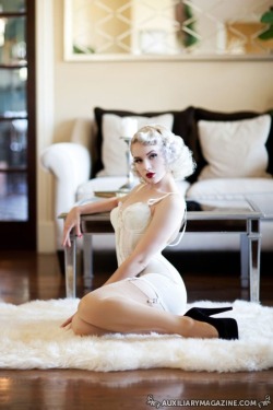 Alternative Pinups