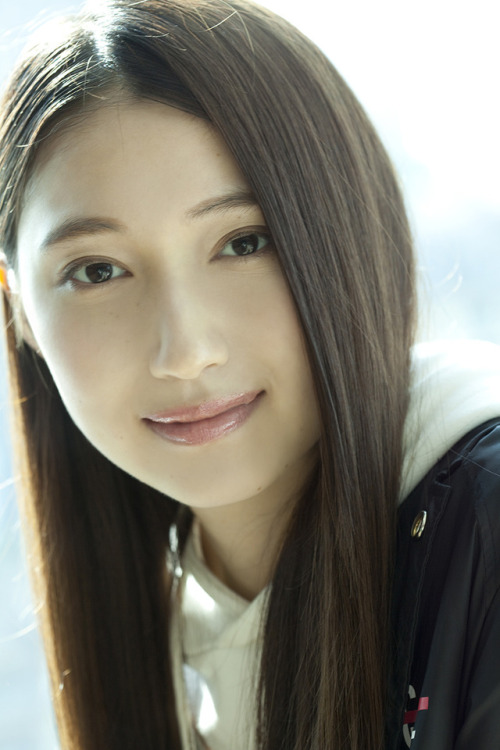nisi-nisi:(PICK UP ACTRESS 大野いと | HUSTLE PRESS OFFICIAL WEB SITEから)