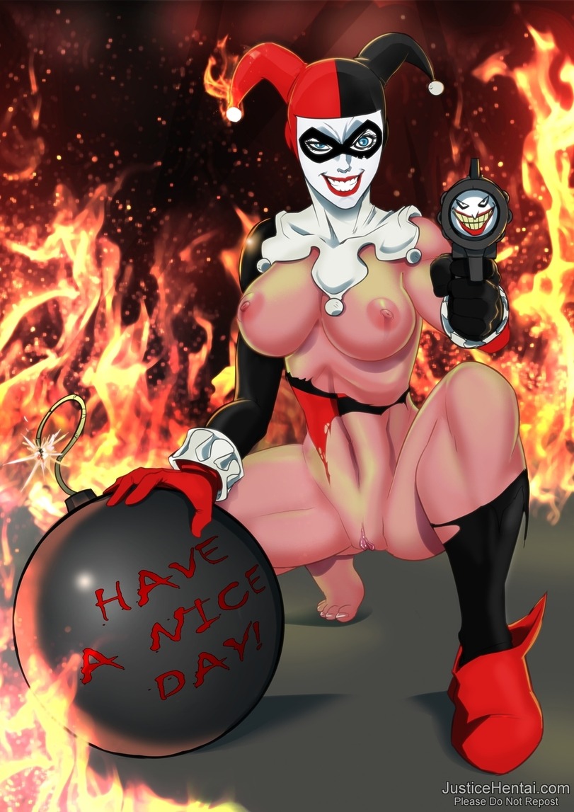 nude-superheroines:  Harley - crazy clown girl