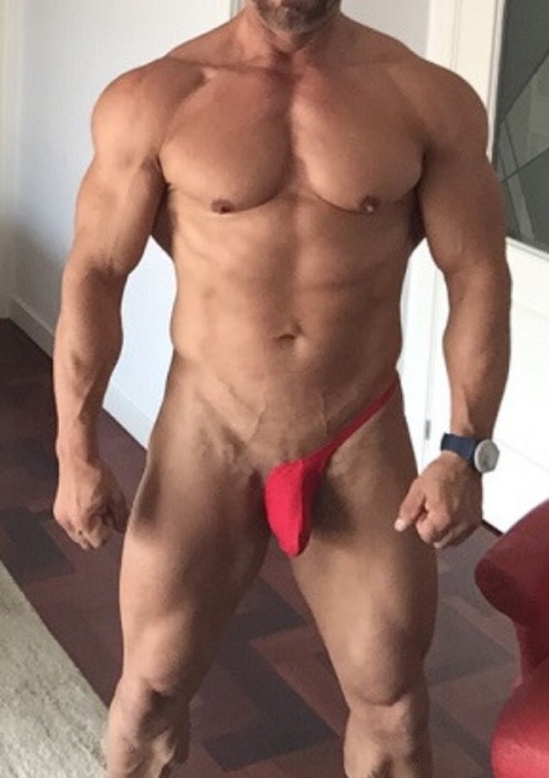 manthongsnstrings:Hot side strap