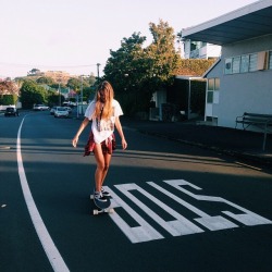 mantradepaz:  puta falta de andar de longboard ♥ :(