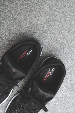 maxhellasick:  NEW BALANCE 574 “STEALTH” - BLACK @ KITH NYC