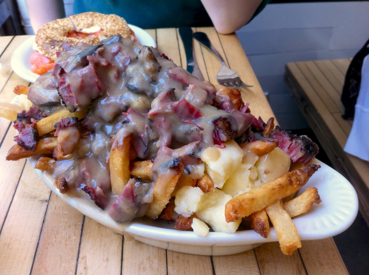 foodrepublic:
“ Poutine topped with shaved foie gras? Yes please!
Celebrate Mile End Deli’s #PoutineWeek with this loaded menu: http://bit.ly/1juxBiy
”