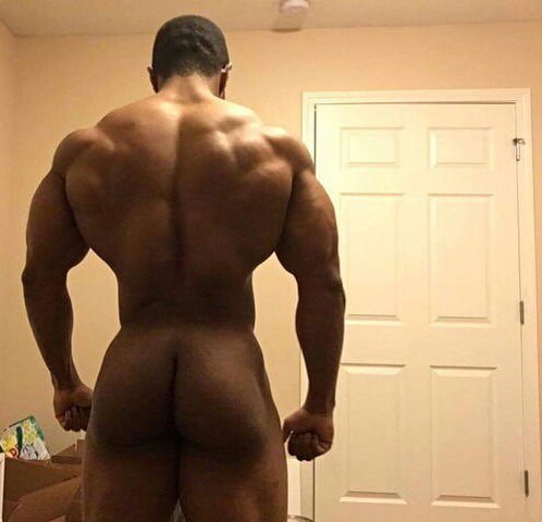 tlow26:  gr8kingofhearts:  …  Mmm
