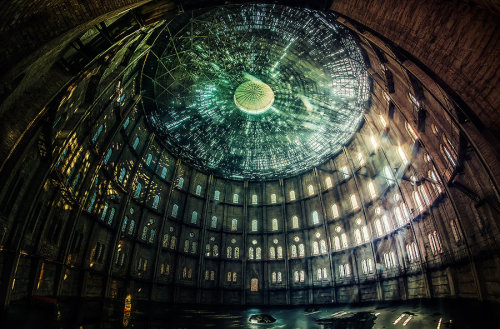 :+Watch: PatiMakowska’s gorgeous Gallery, filled with lovely landscapes and abandoned spaces!