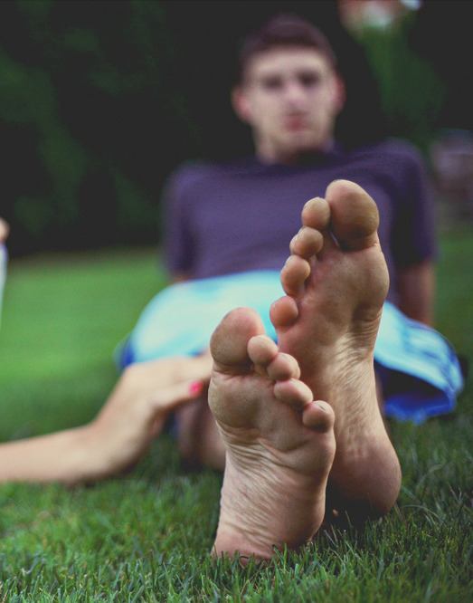 SHOW ME YOUR FEET