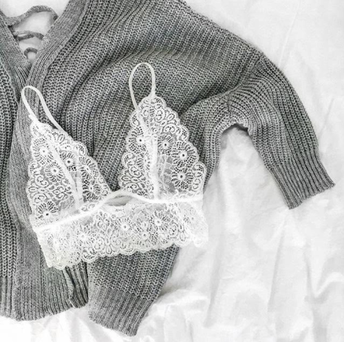 fabulous-looks:Bralet Sweater 