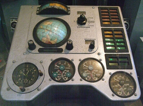 oldschoolsciencefiction:  Say hello to the Voskhod Spacecraft “Globus” IMP navigation instrument. This beautiful mechanical computer that would be right at home on the control panel of your favorite pulp sci fi hero’s rocketship has aided many