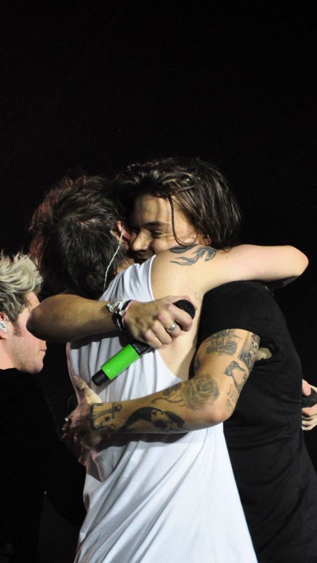 xlockscreens:  One Directionlike/reblog if you save!