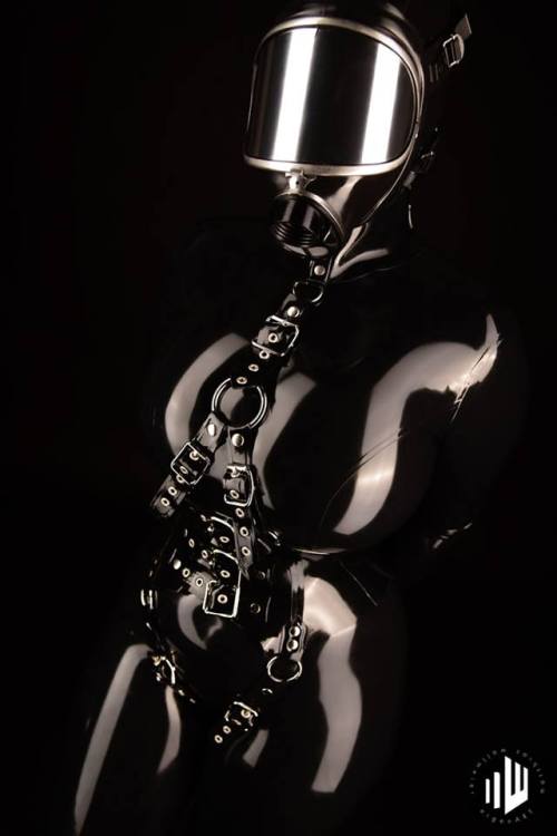 rubberreflections: Rubber Reflections - The best latex fetish images from the web and beyond.  Eigen