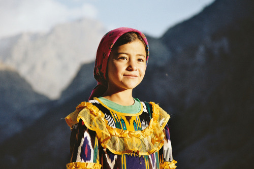 chingizhobbes:Portrait of a girl in Tajikistan. Note the colorful “atlas” silk material that is cons