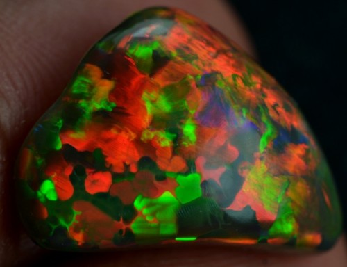 bijoux-et-mineraux:  Welo Opal - Ethiopia
