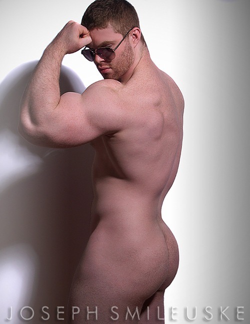 txcwbysexy: beefydude: Woof Sexy