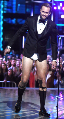 mynewplaidpants:  Alexander Skarsgard forgot his pants on the MTV Movie Awards this weekend – LOTS AND LOTS MORE HERE!!! 