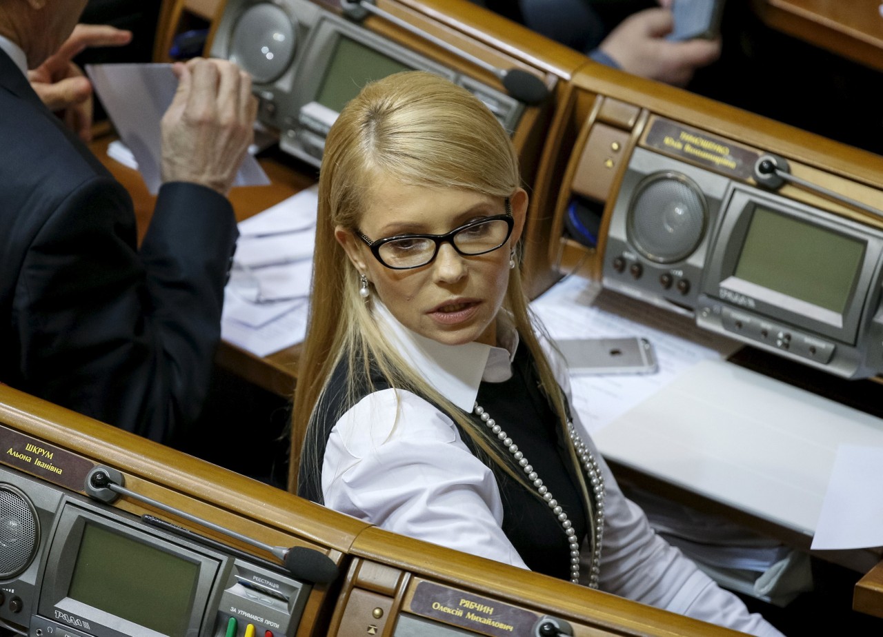 Yulia Timoshenko anuncia la salida de su partido de la coalición del Gobierno ucraniano, que superó ayer una moción de censura en el Parlamento de Ucrania.“El grupo parlamentario Batkivshina ha tomado esta mañana la única decisión posible: abandonar...