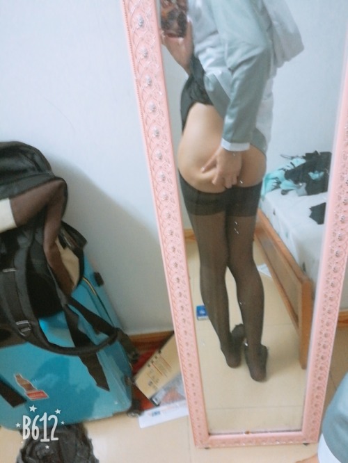 youyouqaq: 好久没发图片了吧，感觉都没人关注我了。。最近vpn老是发不了，除了ssr，还有没有别的好一点的vpn介绍。。。