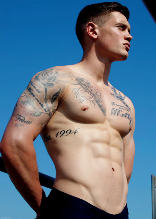 completelyfine:  http://completelyfine.tumblr.com/I love hearing from you guys!  Message me!  Submissions welcome!