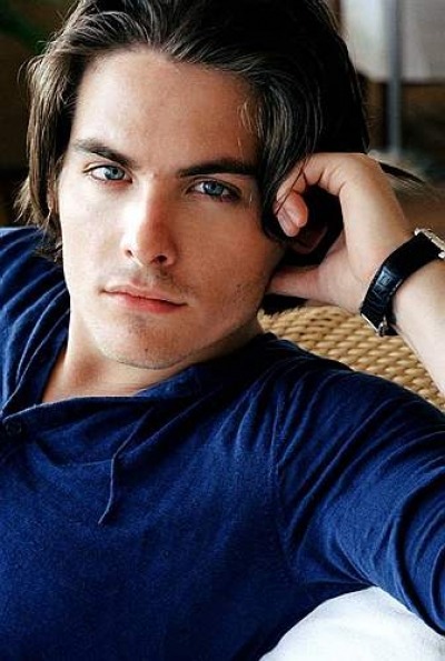 mythie:  Wishing Kevin Zegers all the best for his 32nd Birthday! 