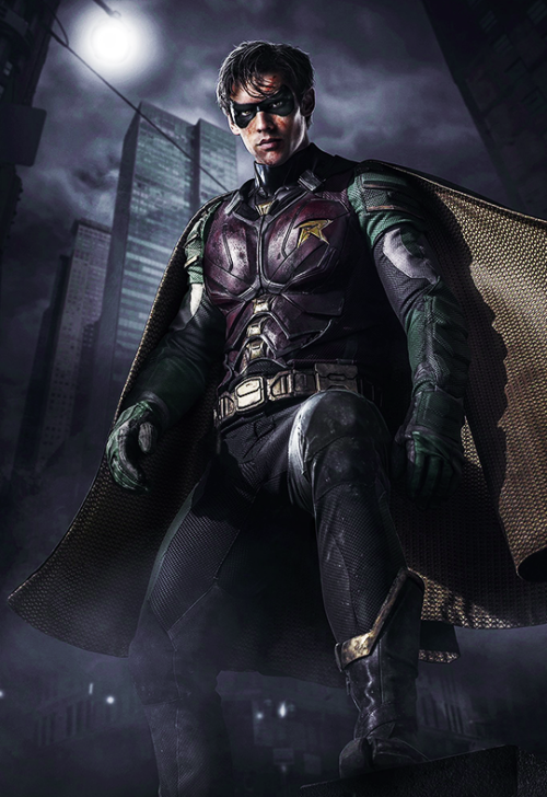 dcmultiverse: New look at Brenton Thwaites as Robin.