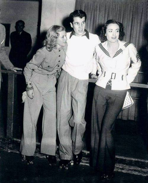 wehadfacesthen:Ginger Rogers, Alfred Vanderbilt and Joan Crawford at a roller skating party in Hollywood, 1937 https://painted-face.com/