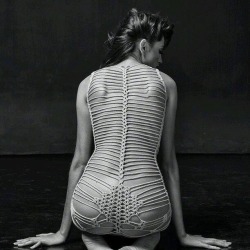 hisdarkling:  This is too intricate to be shibari, right? It’s crochet?? x darkling 