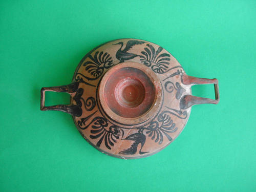 ancientanimalart:Boeotian floral ware kylix with birdsca. 420 BCEUre Museum of Greek Archaeology, Un