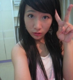 eaglemata:  Private photos of young asian girl