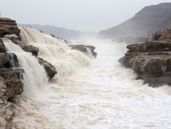 c0caino:    China Yellow River Hukou Waterfall   