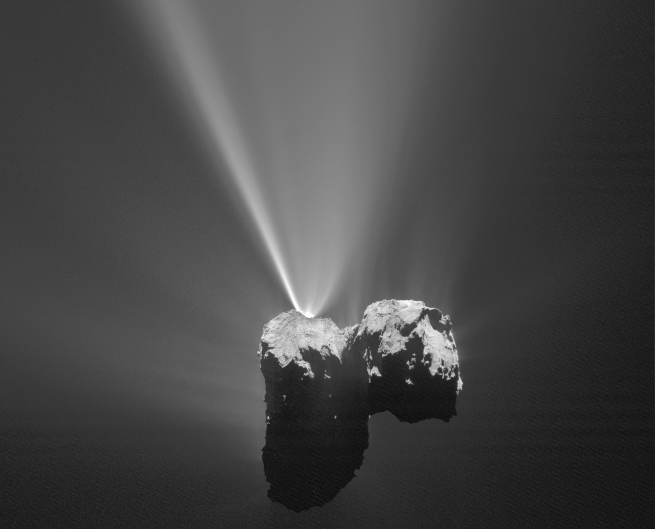just&ndash;space:  Comet 67P/Churyumov-Gerasimenko as seen by by Rosettas OSIRIS
