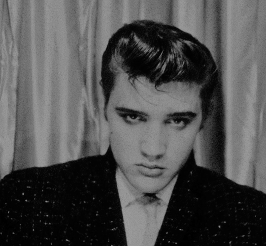 ELVIS PRESLEY - Rest in Peace, Elvis Aaron Presley ♛ Jan. 8, 1935...