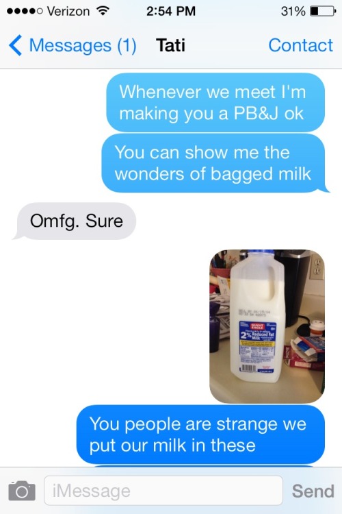 aparselmouthspatronous:  captaincharminghood:  things get heated between the canadians and the ameri