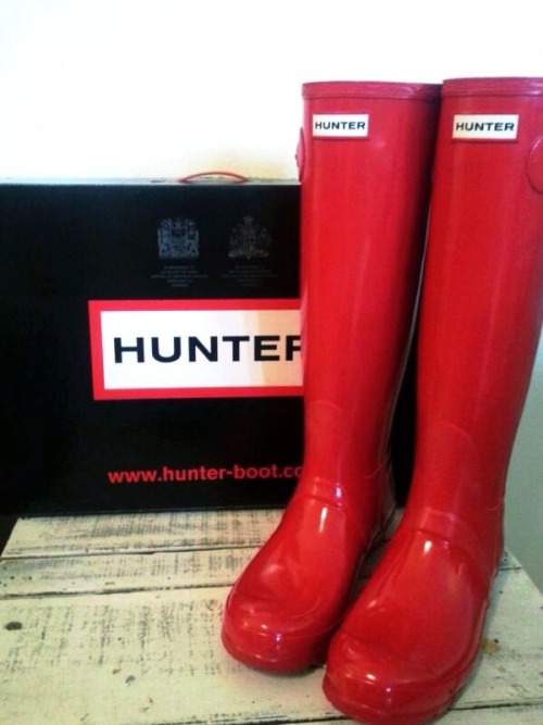 annespreppy: HUNTER RAIN BOOTS GIVE AWAY! Hey y’all! I accidentally ordered two pairs of these gorg