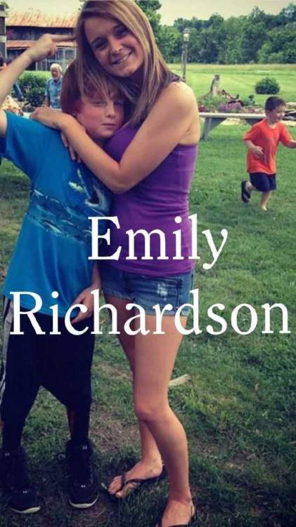 baretherenow: youreverydesire1: Emily Richardson is a hot slut from Kentucky reblog her #emily #whor