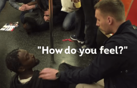 See how a group of Swedish police officers responded when a fight broke out on the New York subway.