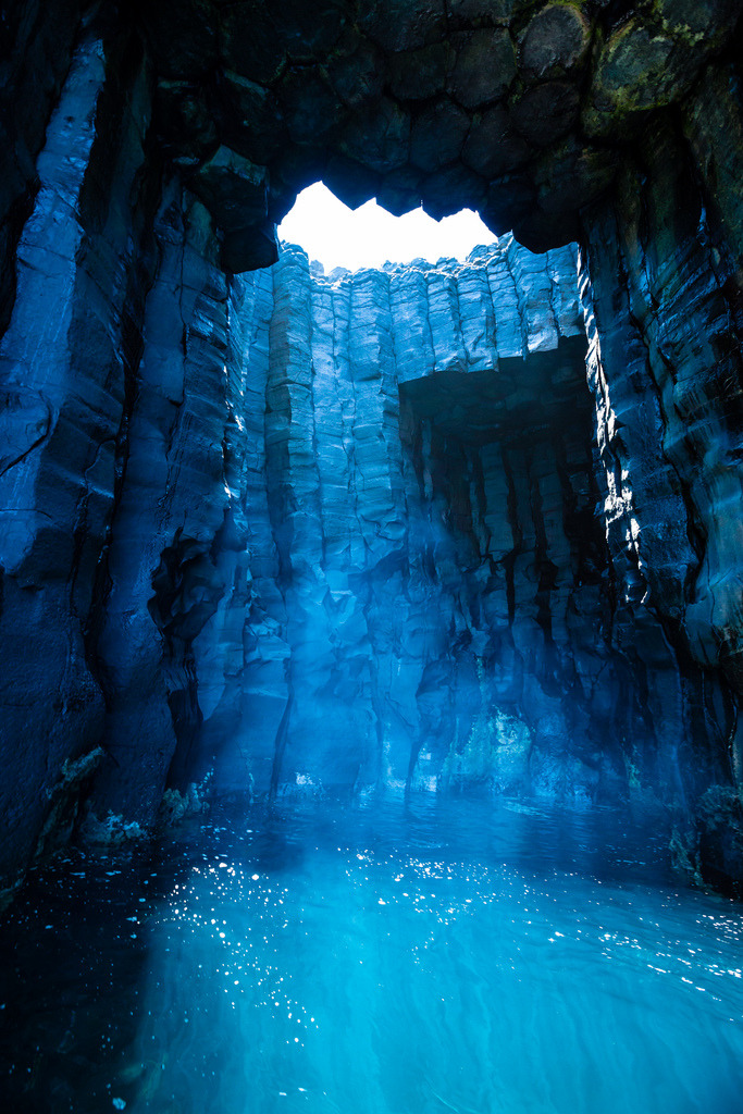 whatzyourfantazy:  Entering The Chasm
