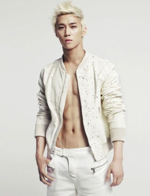 kpopthighsandtushes:  hyeongkon’s body appre…apprecia…..app….whut