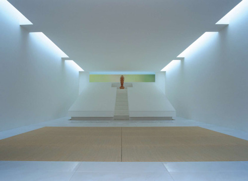 XXX subtilitas:  Takashi Yamaguchi - White temple, photo