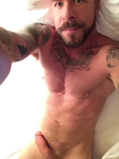 bimassageguy:  crimenaldotintent:  Candidly: Rocco Steele Edition.  Rocco Steele selfies