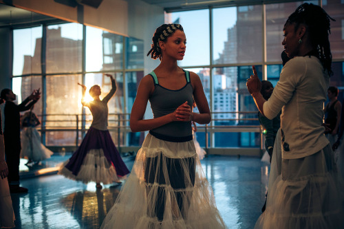 frantichairtwirler: rootsgrowdeeper: divalocity: BEHIND THE SCENES: AN ALVIN AILEY PREMIERE THAT CEL