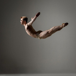 male-ballet:  Over tje hump